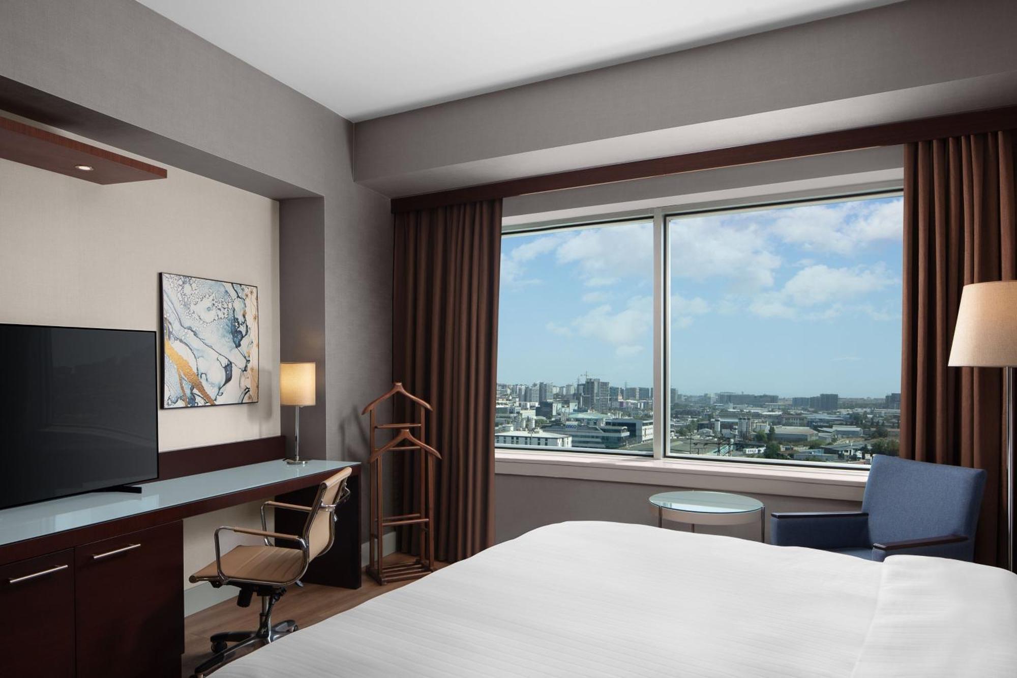 Delta Hotels By Marriott Istanbul West Buitenkant foto