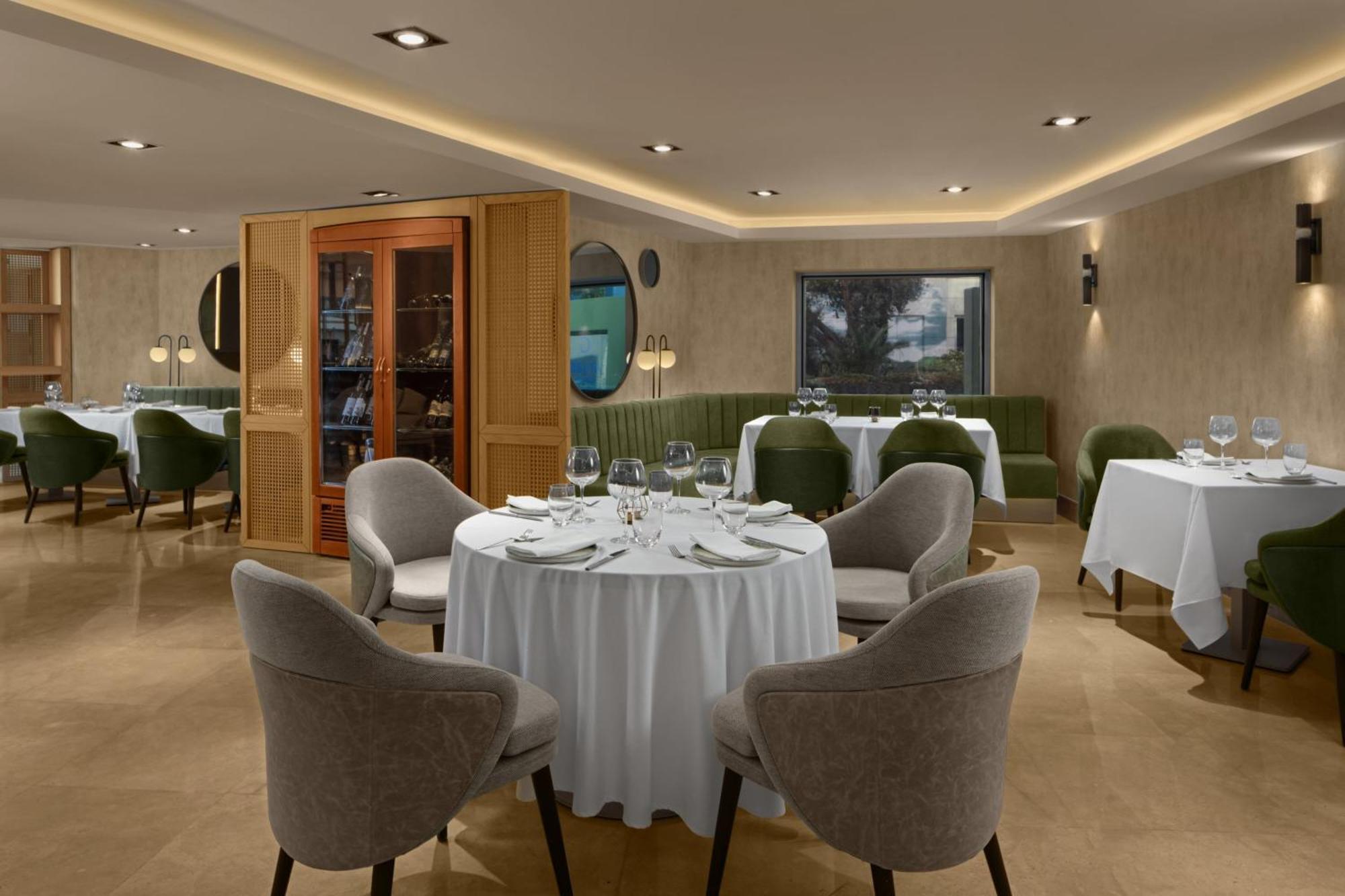 Delta Hotels By Marriott Istanbul West Buitenkant foto